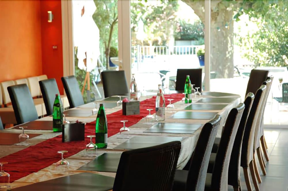 Logis Le Printemps Hotel Restaurant - Μοντελιμάρ Εξωτερικό φωτογραφία